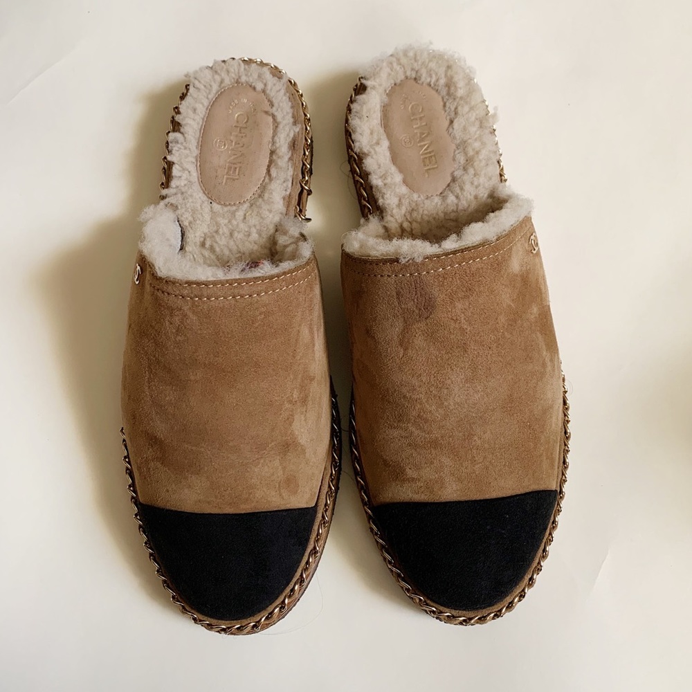 Chanel Suede Shearling Mules - Women’s Size 41 IT (10 US) - Picture 3 of 5